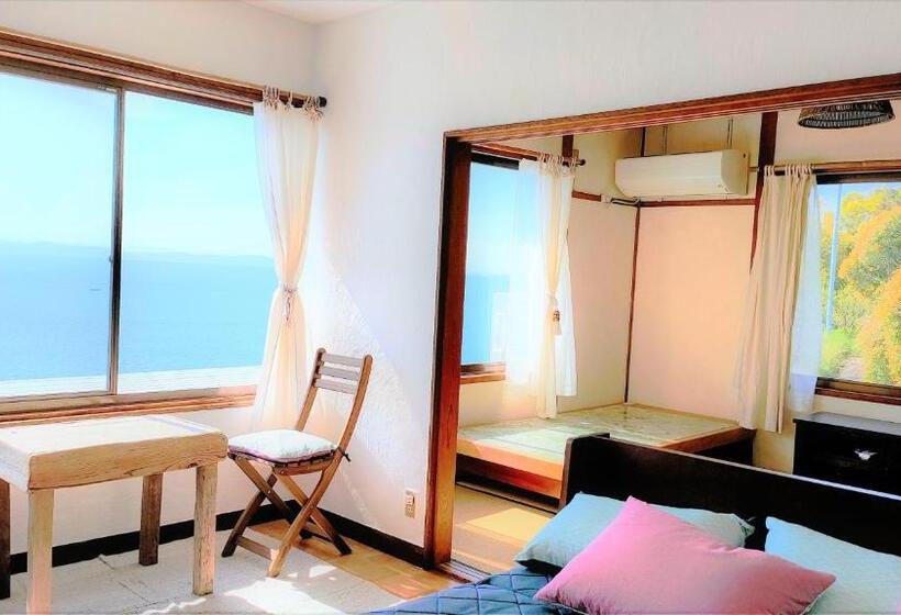 패밀리 룸 측면 바다 전망, Akua Inn