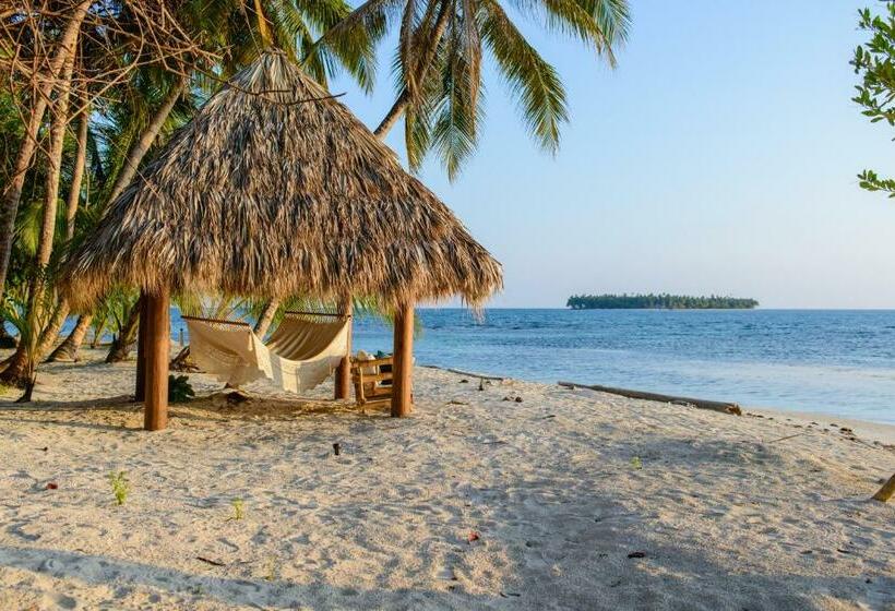سوییت جونیور, Calala Island