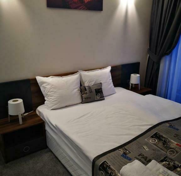 اتاق استاندارد با چشم‌انداز باغ, Family Hotel Novel City