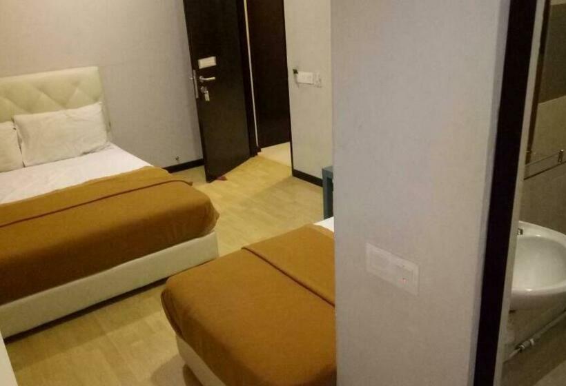 Семейный Номер, Selesa View Gambang