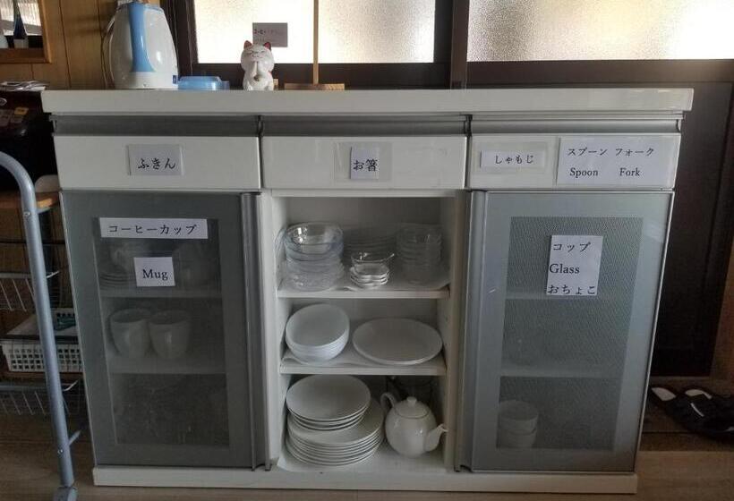 Номер Стандарт Четырехместный Совместный Санузел, Guesthouse En
