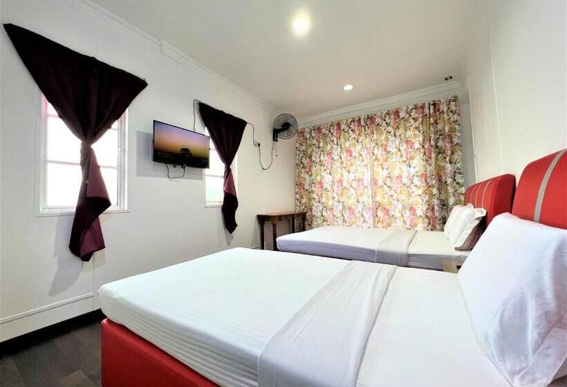 Трехместный Номер Стандарт с Балконом, Suang Noh Homestay Kundasang