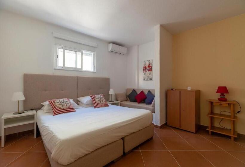 Семейный Номер, Manta Guest   Bed & Breakfast