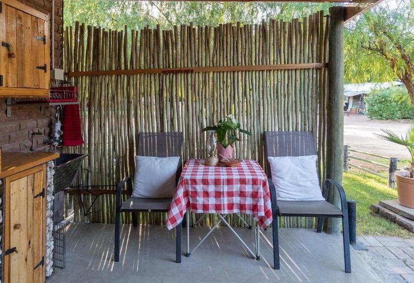 Семейный Номер, Kalahari Camelthorn Guesthouse And Camping