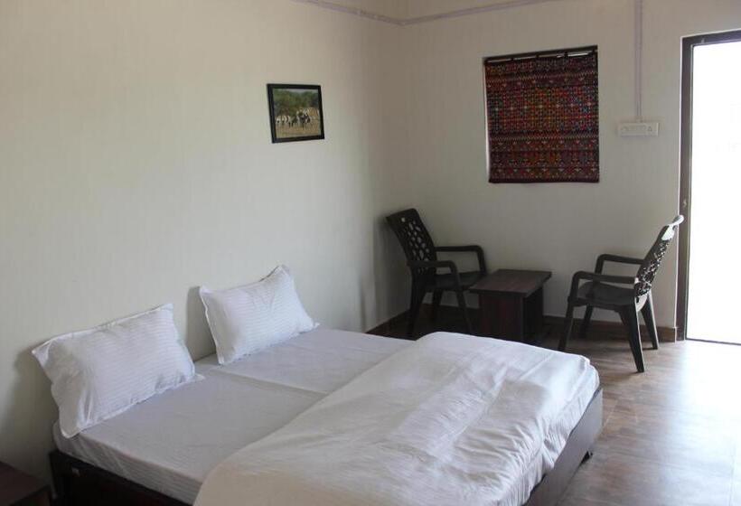 标准间, Little Rann Resort