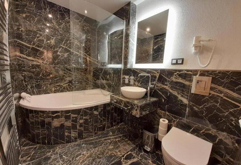 테라스 스위트, Residence Tvrz Skočice