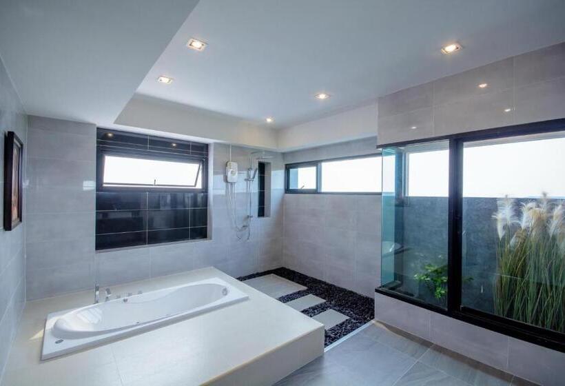 Family Suite, The Living Hotel Samutprakan