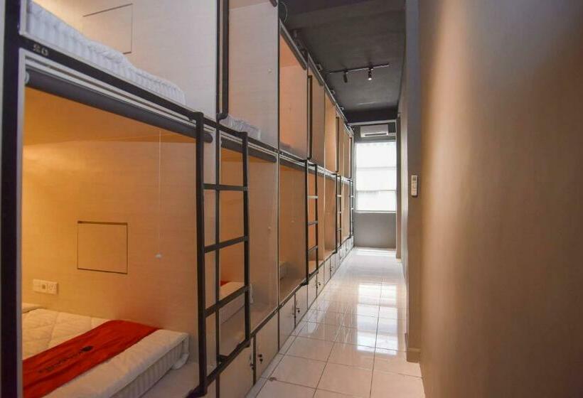 Кровать в Общей Комнате, Reddoorz Hostel Syariah @ Peunayong Banda Aceh