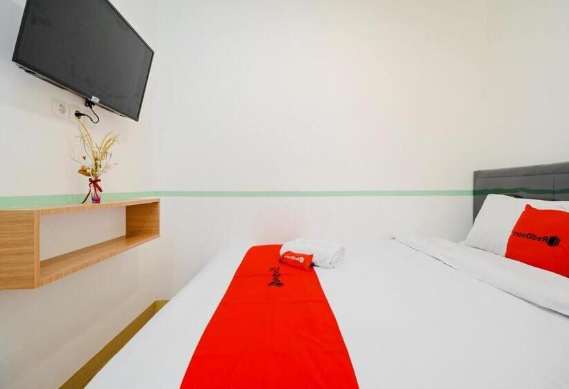 Номер Стандарт, Reddoorz @ Taman Royal Tangerang
