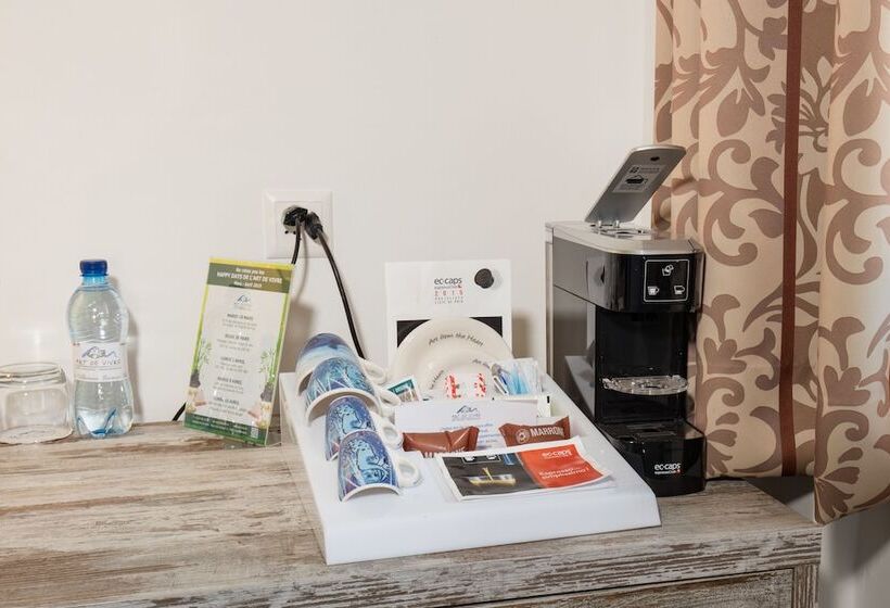 اتاق لوکس سه تخته, Boutique Hotel Art De Vivre & Spa