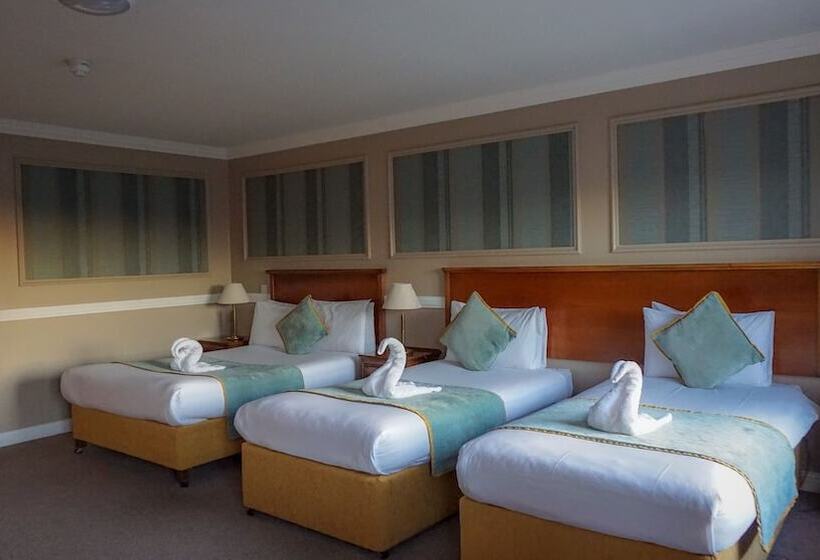 اتاق استاندارد چهار تخته, Ashbourne Court
