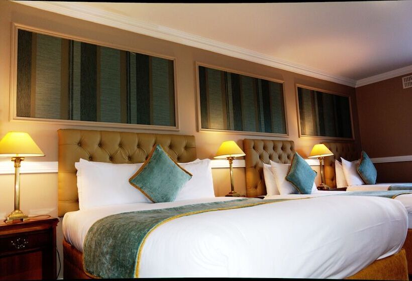 اتاق استاندارد چهار تخته, Ashbourne Court