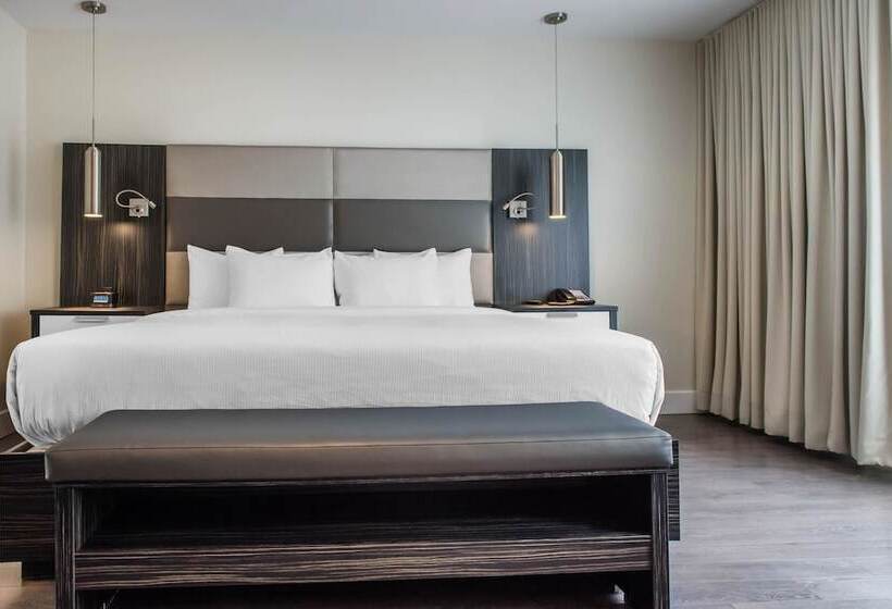 Люкс, Les Suites Victoria, Ascend Hotel Collection