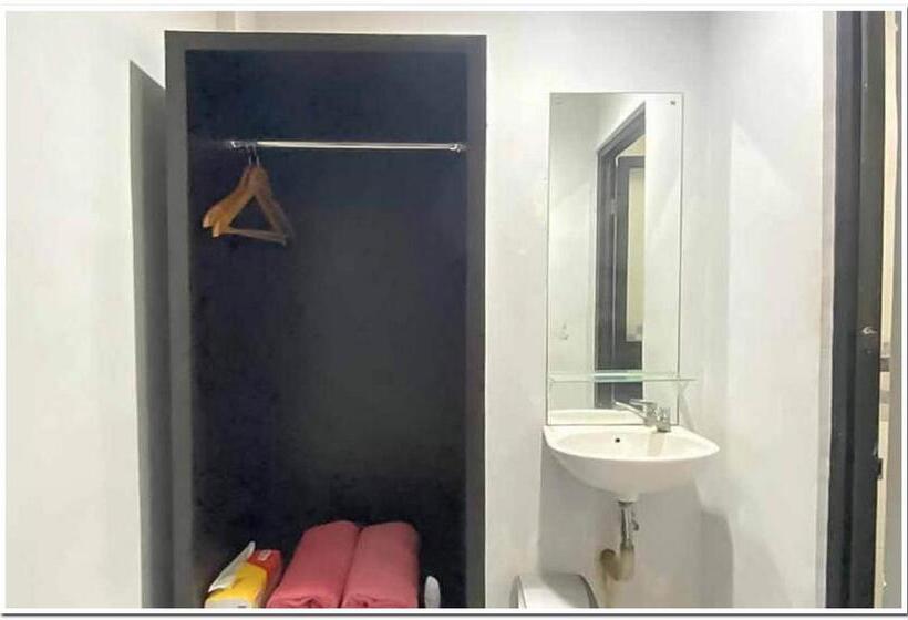 Номер Стандарт, Losmen Family Syariah Bypass Juanda Mitra Reddoorz