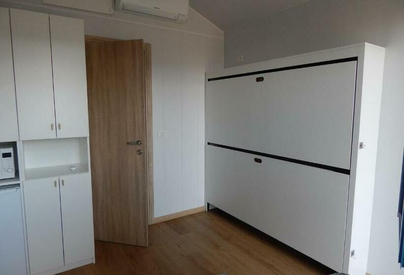 بانگلوی استاندارد با چشم‌انداز دریا, Residence Stabilimento Roma