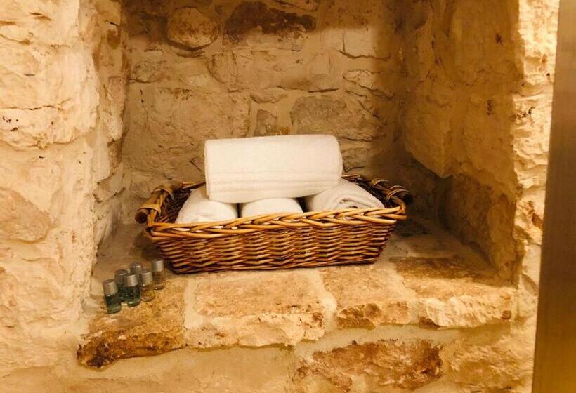 Люкс Deluxe Кровать Кинг, Augusta Trulli Resort