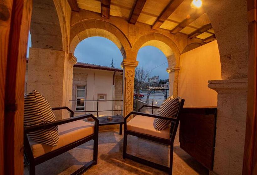 اتاق لوکس با بالکن, Cratus Stone Palace