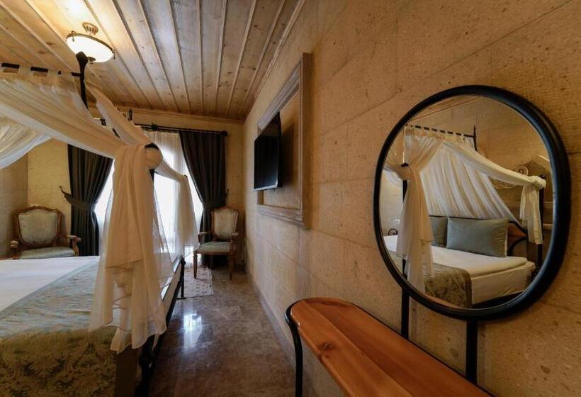 اتاق لوکس با بالکن, Cratus Stone Palace