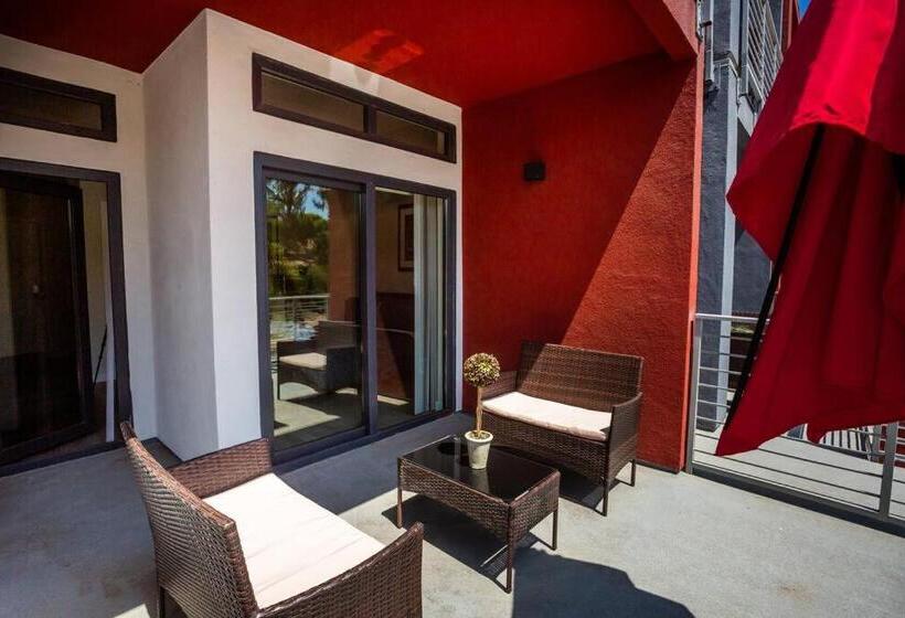 آپارتمان 1 خوابه, Cute Studio With Large Balcony And Great Park View