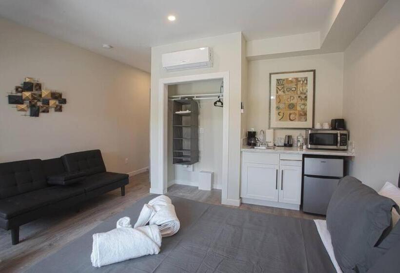 آپارتمان 1 خوابه, Cute Studio With Large Balcony And Great Park View