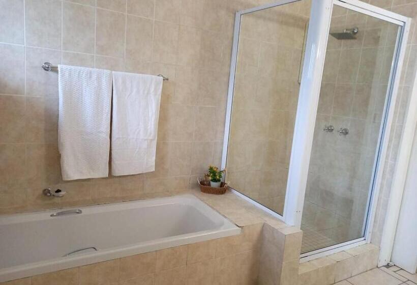 اتاق لوکس خانوادگی, Nonisands Guesthouse