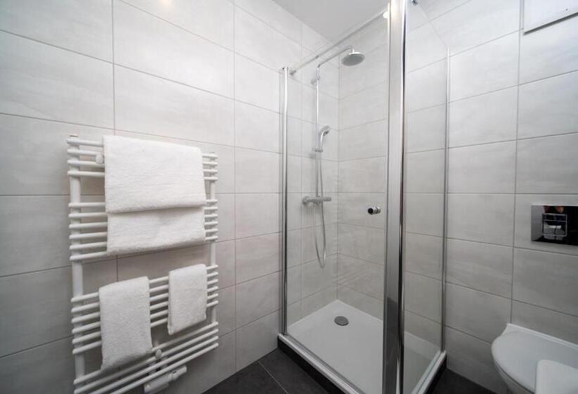 سوییت جونیور, Emily Hotel Leipzig Neue Messe