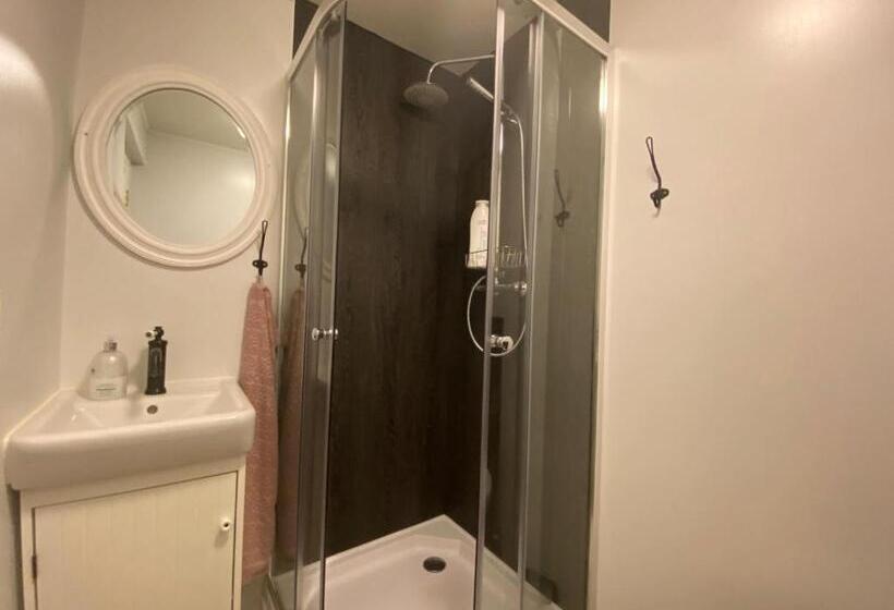 اتاق لوکس با چشم‌انداز دریا, Prestshús 2 Guesthouse
