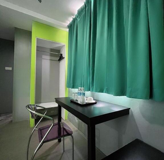 Номер Deluxe, Metro Inn