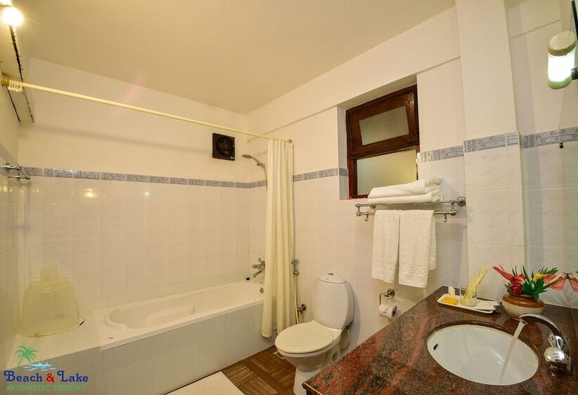 Quarto Superior, Beach And Lake Ayurvedic Resort, Kovalam