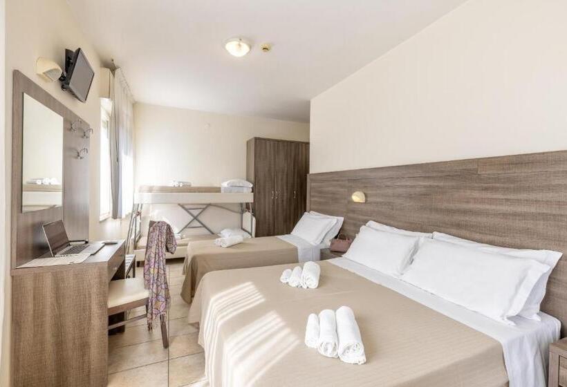 Семейный Номер, Edelweiss Riccione