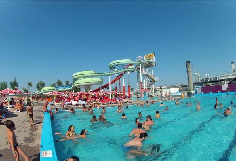 Трехместный Номер Стандарт с Балконом, Edelweiss Riccione