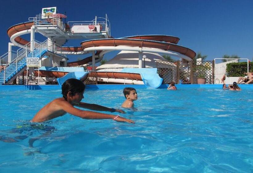 Четырехместный Номер Стандарт с Балконом, Edelweiss Riccione