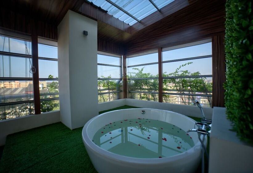 سوئیت پرزیدنت, Goldfinch Hotel Mangalore