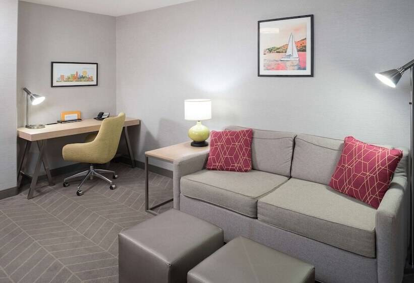 سوییت, Hilton Garden Inn Sioux City Riverfront