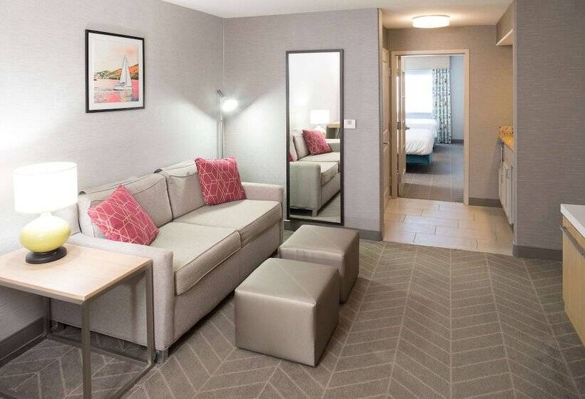 سوییت جونیور, Hilton Garden Inn Sioux City Riverfront