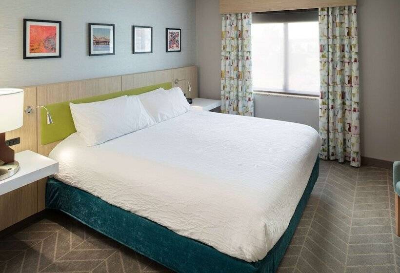 سوییت جونیور, Hilton Garden Inn Sioux City Riverfront