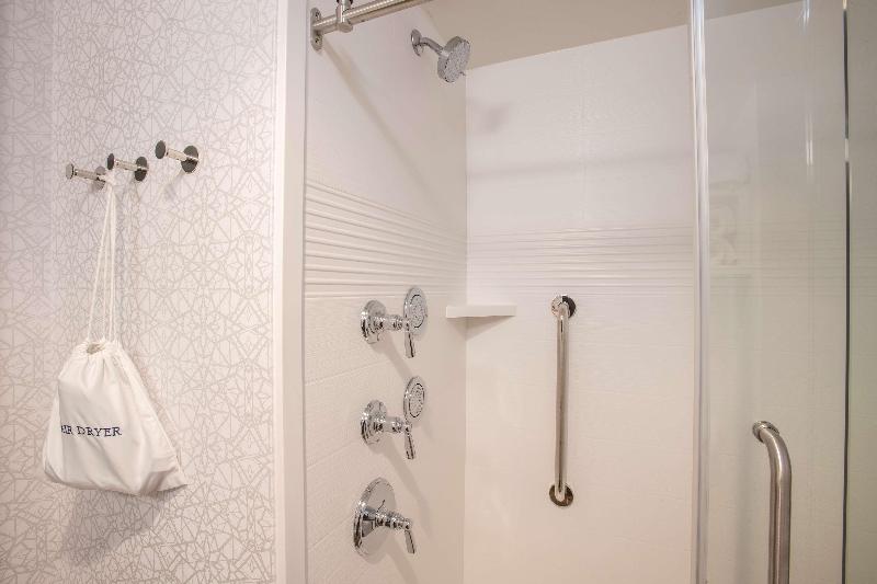 带大床的标准间, Holiday Inn Express Hotel & Suites Amarillo South, An Ihg
