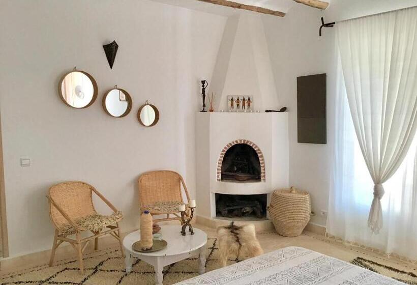 Номер Стандарт Вид на Бассейн, Dar Alya Essaouira Maison Et Table D Hôtes