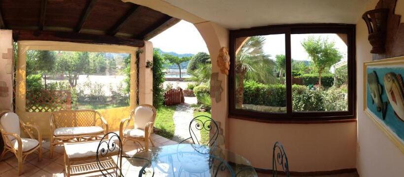 آپارتمان 1 خوابه همکف, Sardegna Beach Cala Reale