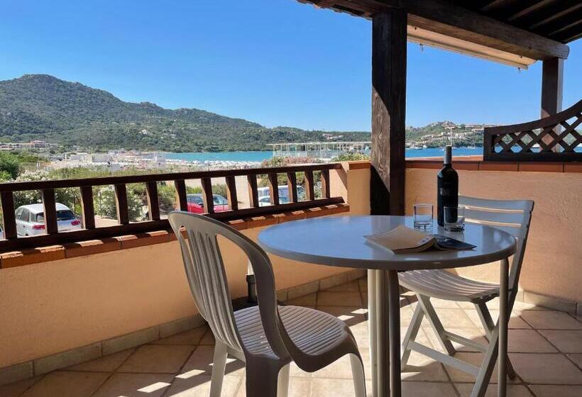 استودیوی استاندارد با چشم‌انداز دریا, Sardegna Beach Cala Reale