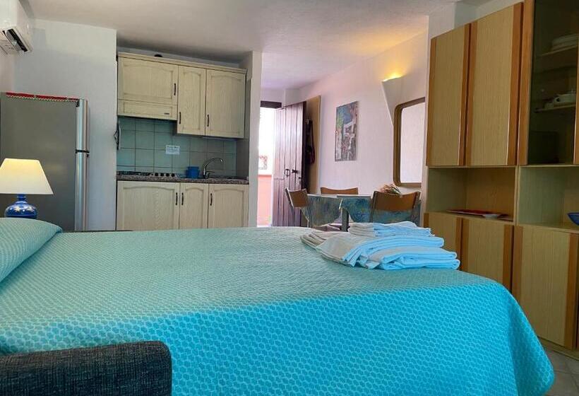 استودیوی استاندارد با چشم‌انداز دریا, Sardegna Beach Cala Reale