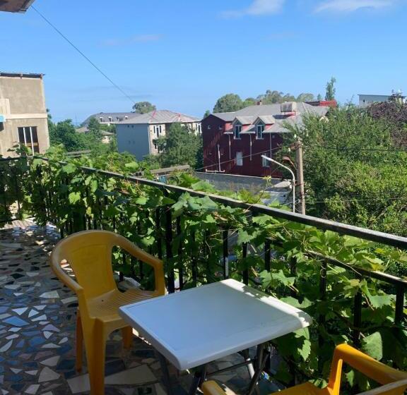 اتاق استاندارد سه تخته با بالکن, Guest House Polaris