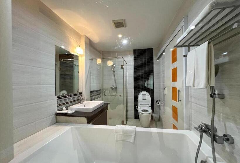 Номер Deluxe Кровать Кинг, Eastpana Hotel 304 Prachinburi