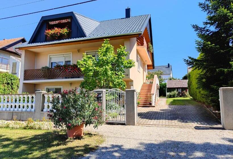 Студио Стандарт с Балконом, Viola House