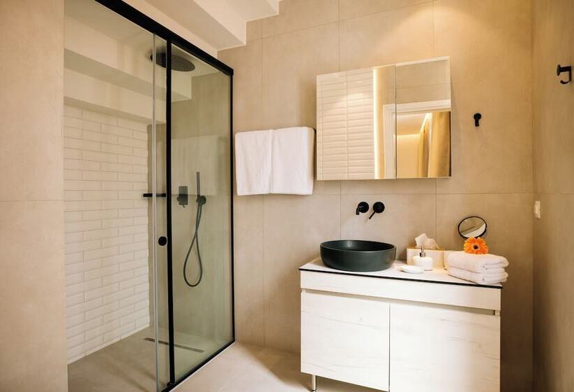 سوییت جونیور, Casa Moazzo Suites And Apartments