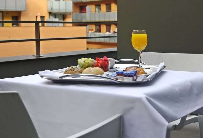 غرفة قياسية سرير مزدوج, Doubletree By Hilton Hotel Girona