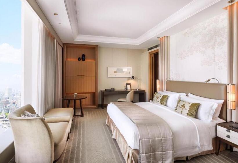 اتاق دلوکس با تخت کینگ و چشم‌انداز شهر, St. Regis Osaka