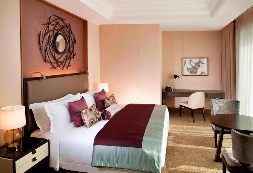 Deluxe Suite King Bed, St. Regis Osaka