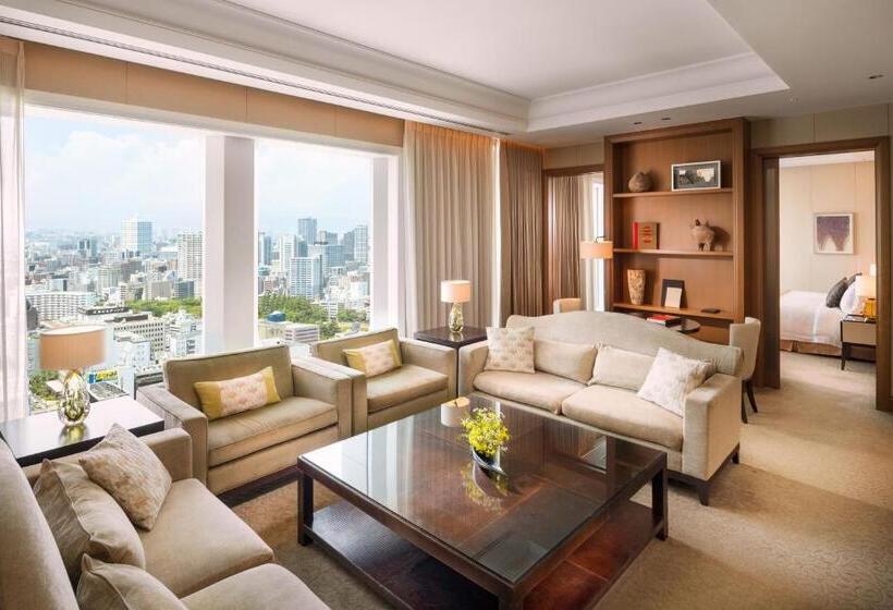سوئیت اجرایی با تخت کینگ, St. Regis Osaka