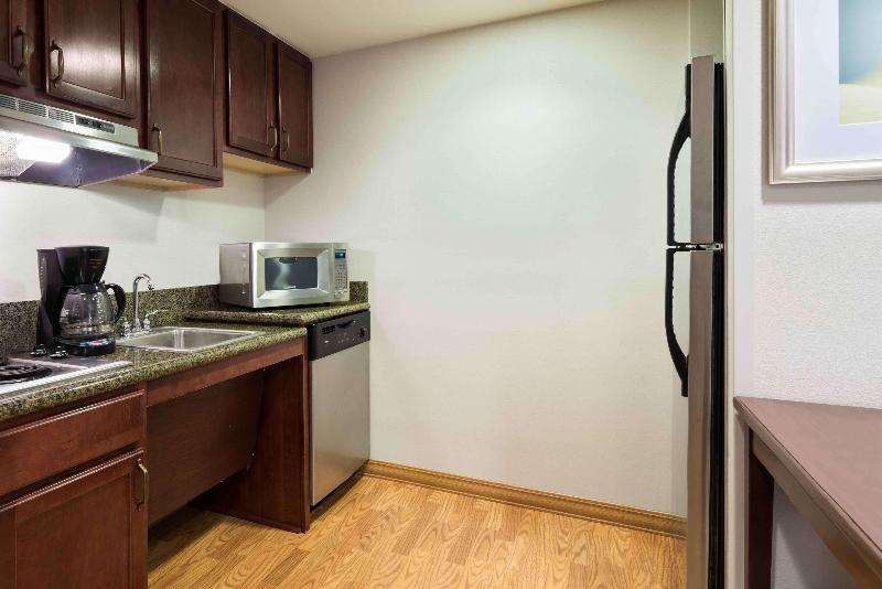 Люкс Кровать Кинг, Homewood Suites By Hilton Tampa Airport   Westshore